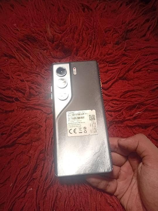 Tecno CAMON 40pro 0