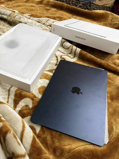 Macbook air m4 13inch 16/256gb