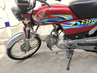 Honda 70 red like new