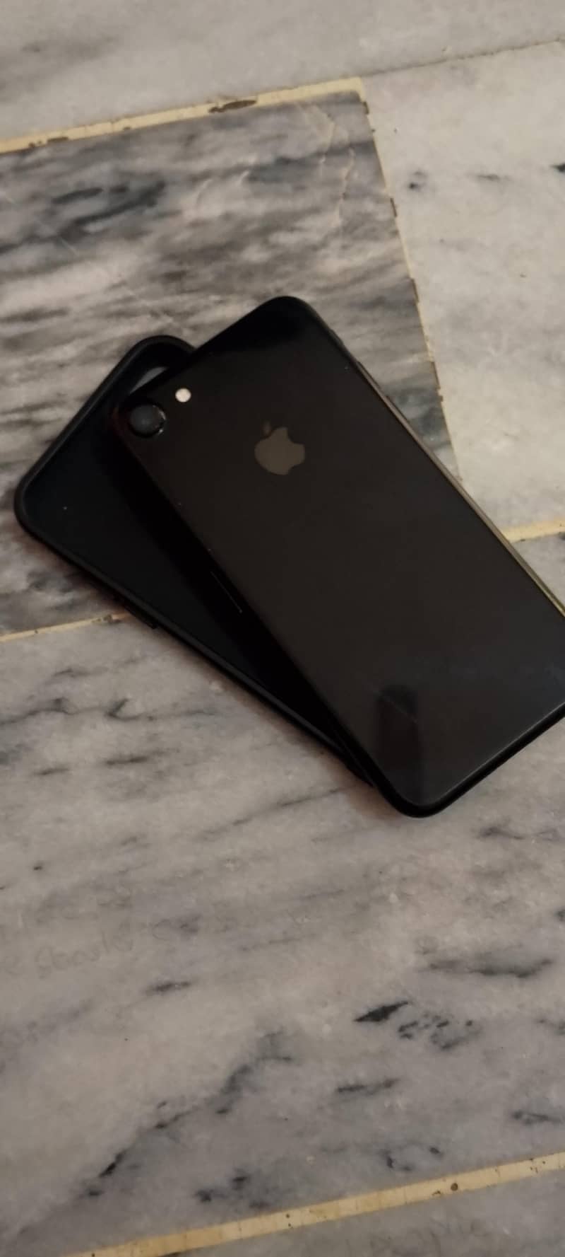 Apple iPhone 7 1