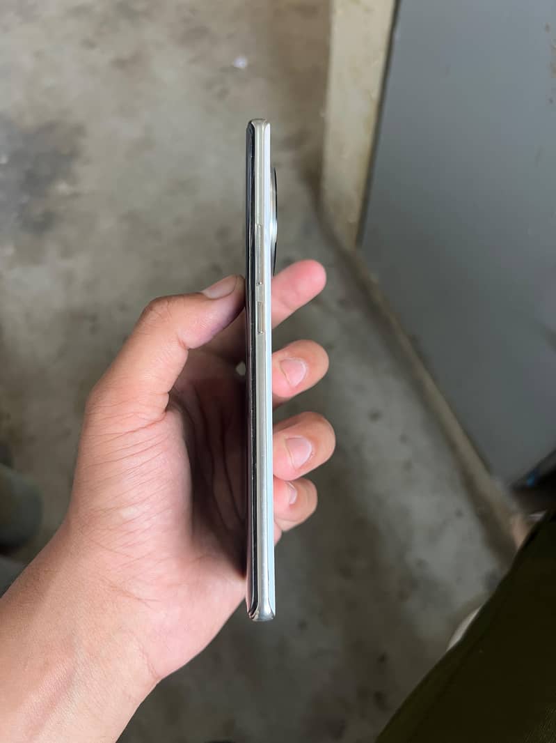 Tecno Spark 20 Pro Plus 4