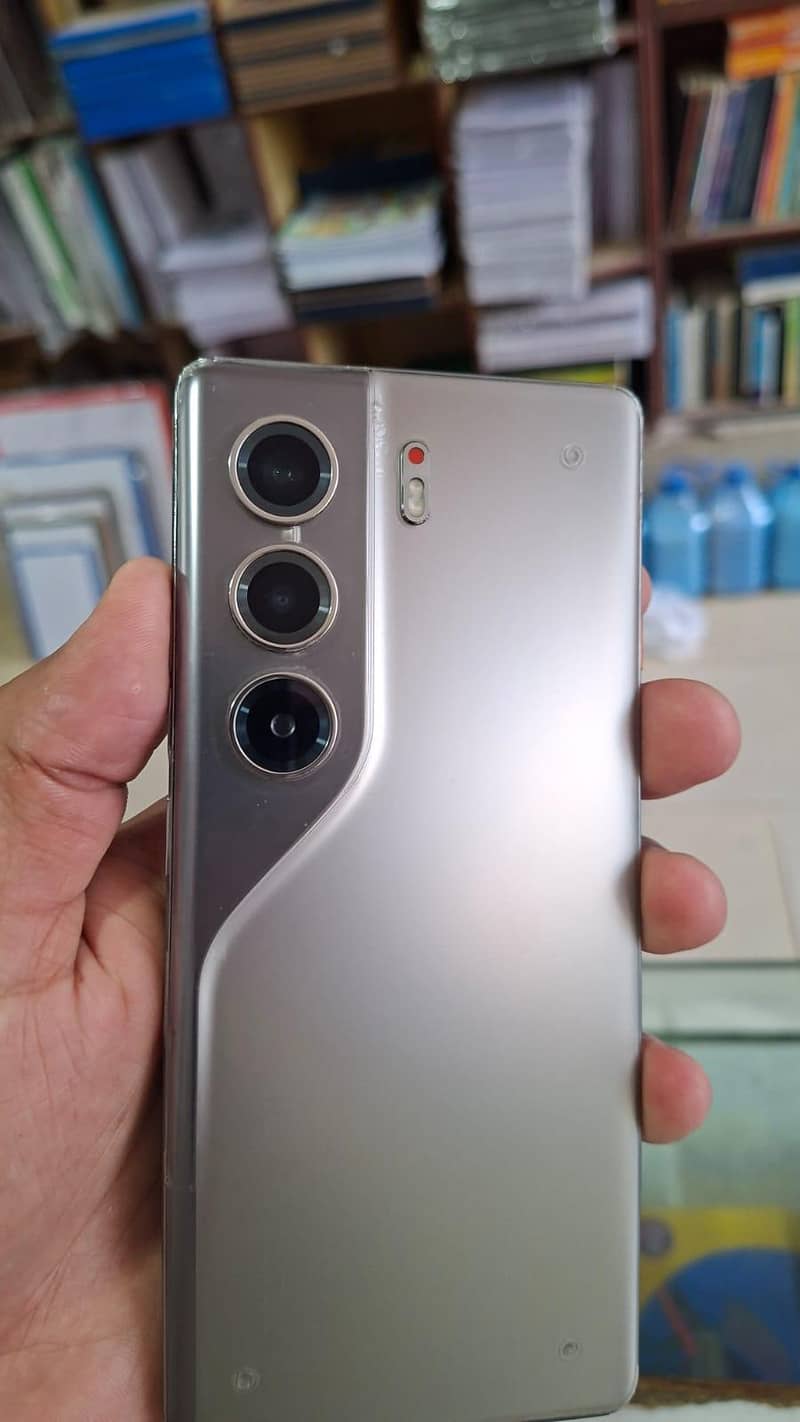 Tecno CAMON 40 Pro 3