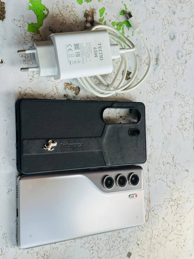 Tecno CAMON 40 Pro 6