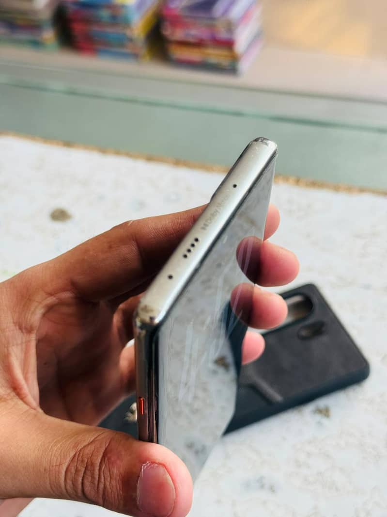 Tecno CAMON 40 Pro 7
