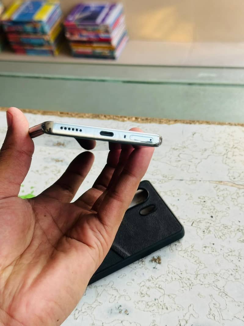 Tecno CAMON 40 Pro 11