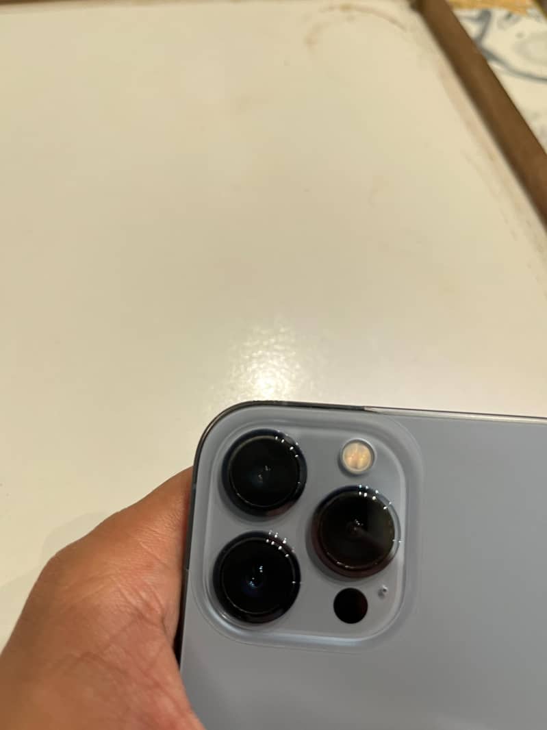 Apple iPhone 13 Pro Max 2