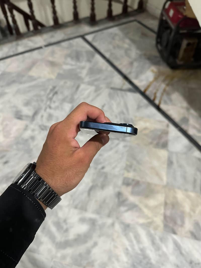 Apple iPhone 15 Pro 2