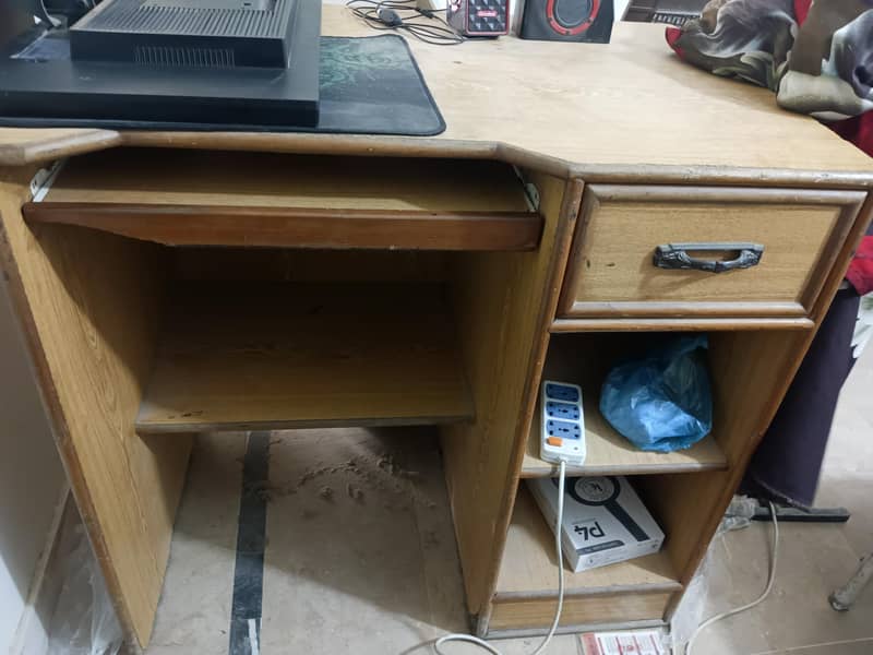 study/computer table for sale 5000Rs 2