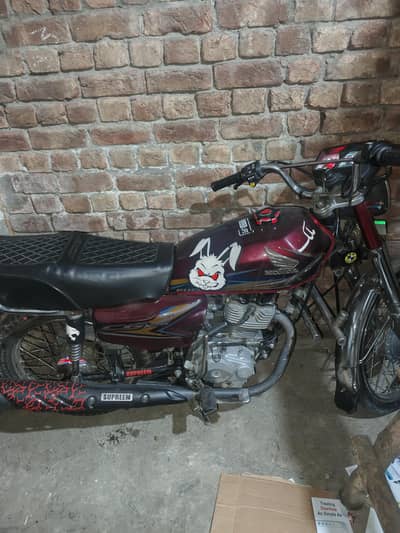 Red honda bick condition 10/10 all ok