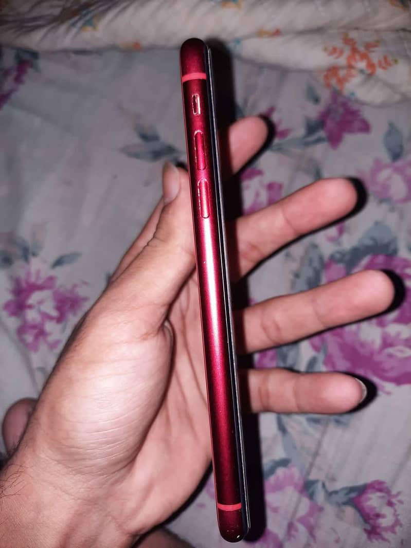Apple iPhone XR 4