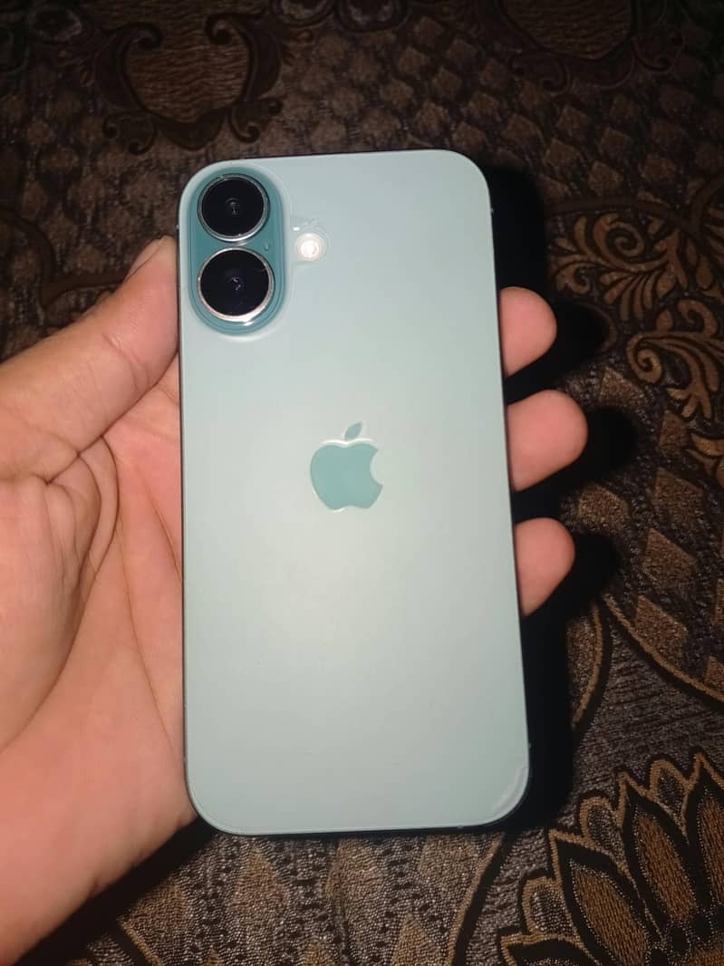 Apple iPhone 16 0