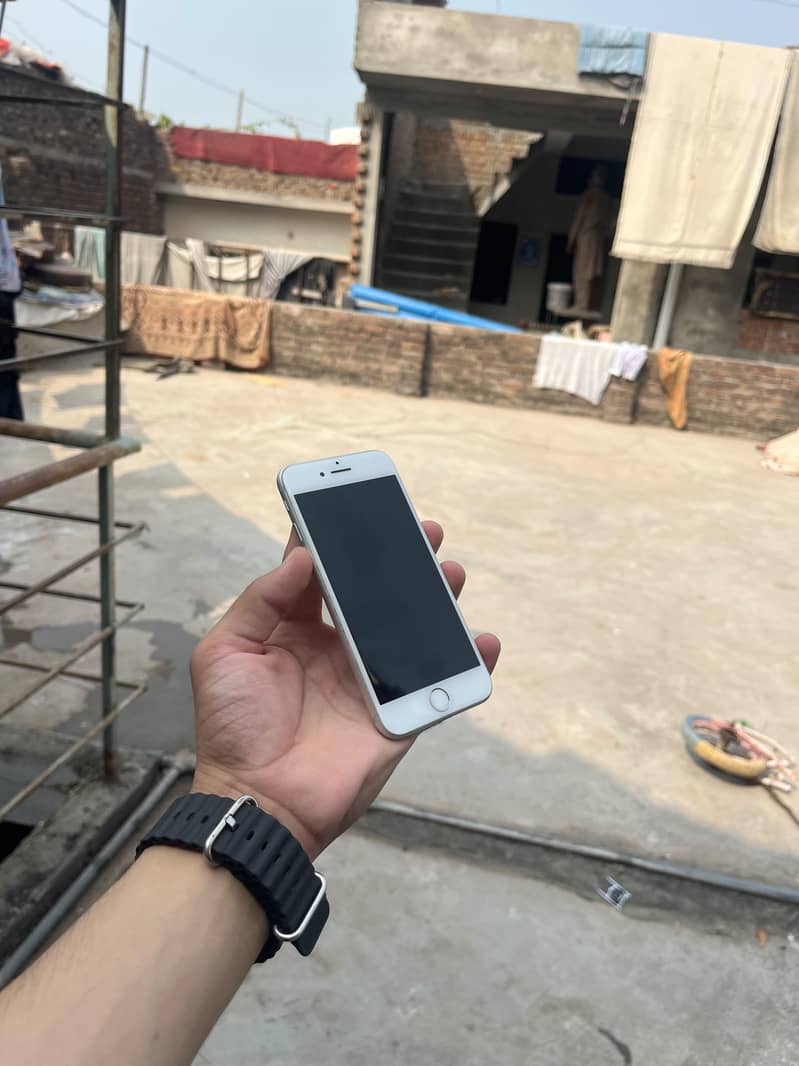 Apple iPhone 7 1