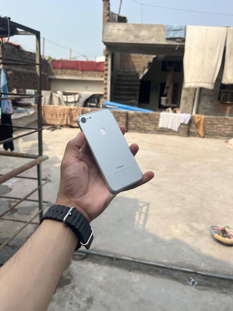 Apple iPhone 7 5