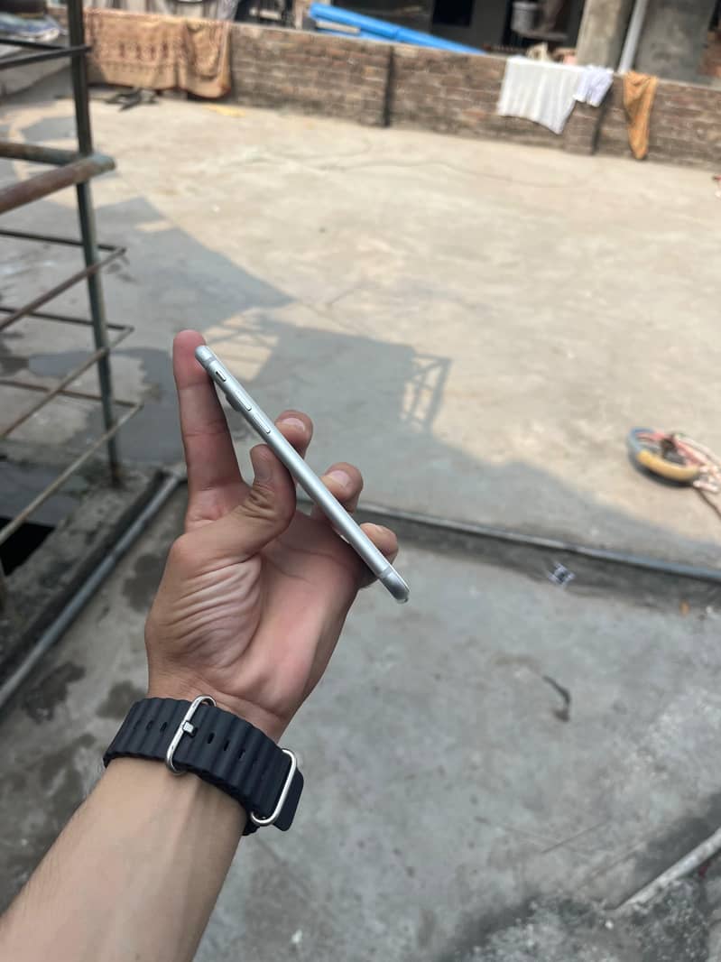 Apple iPhone 7 6