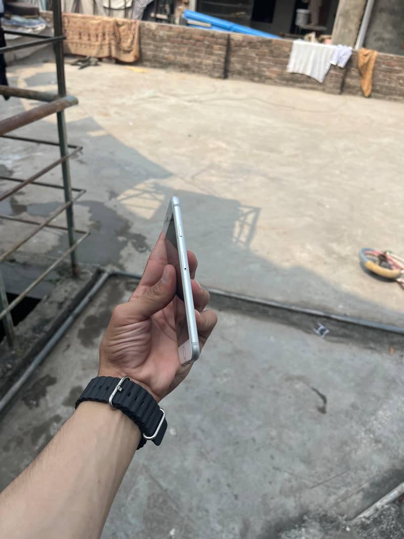 Apple iPhone 7 7
