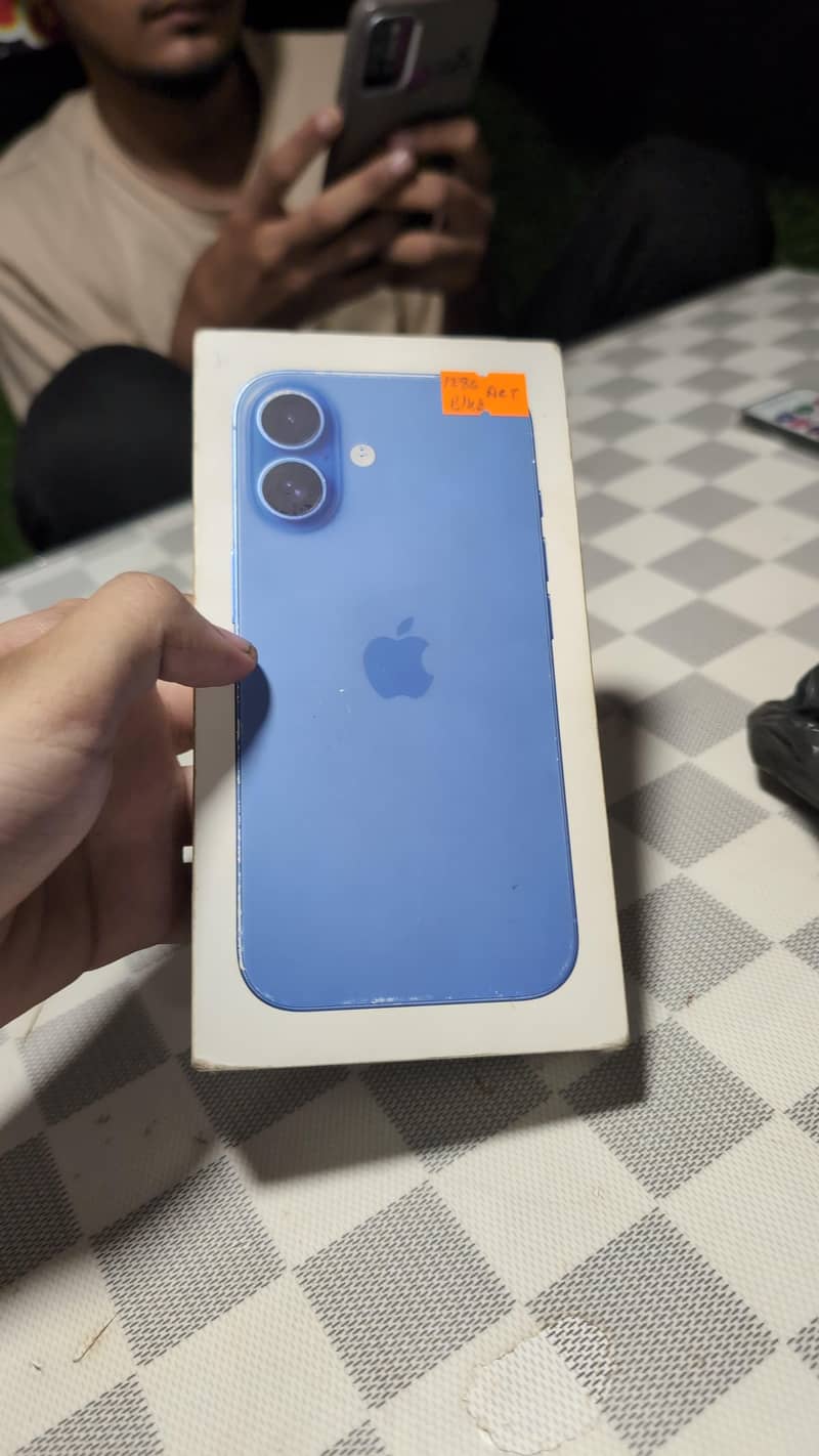 iPhone 16 0