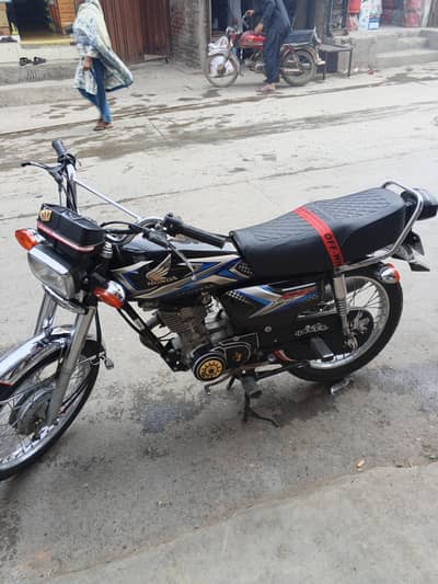 Honda 125 Black