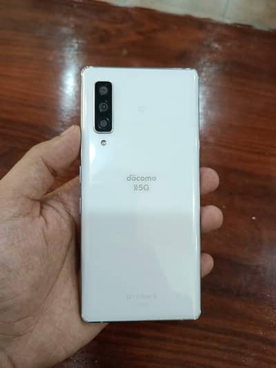 Docomo arrows f52a 5G