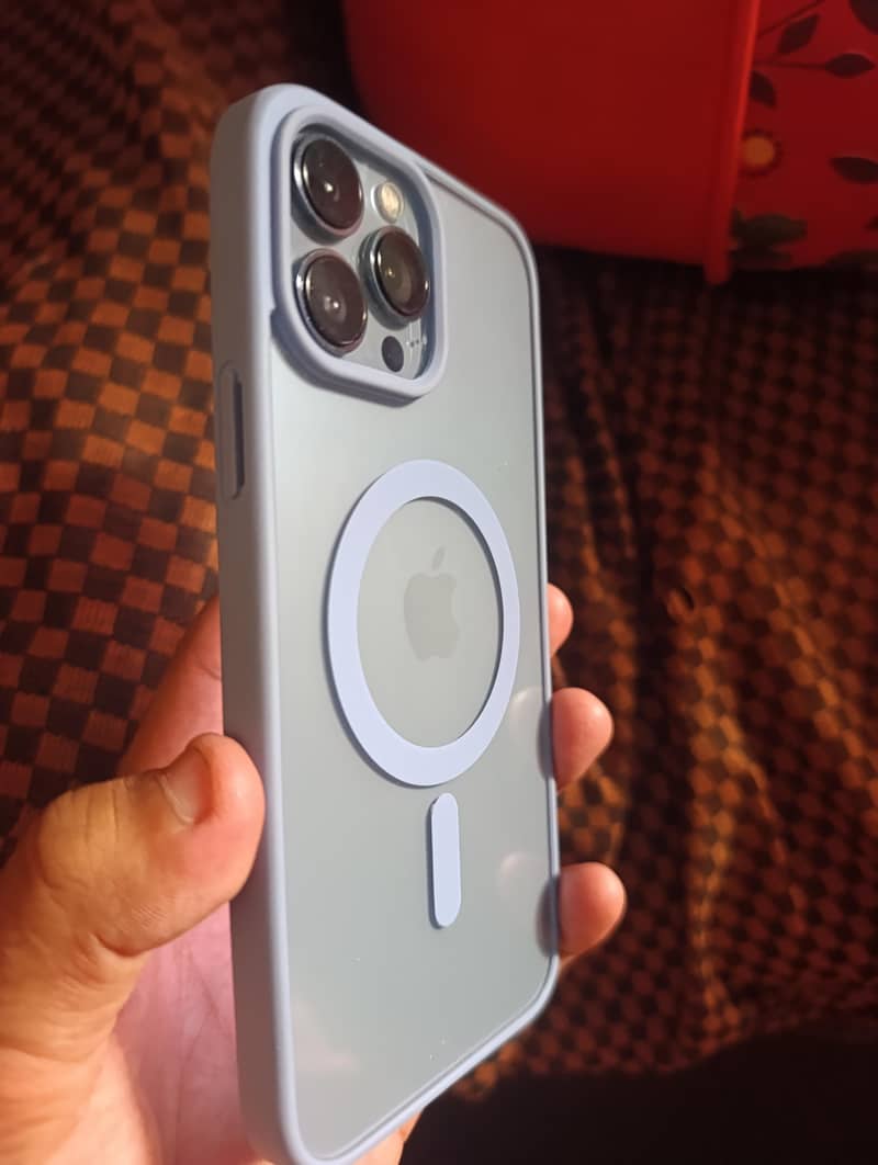 Apple iPhone 13 Pro Max 1