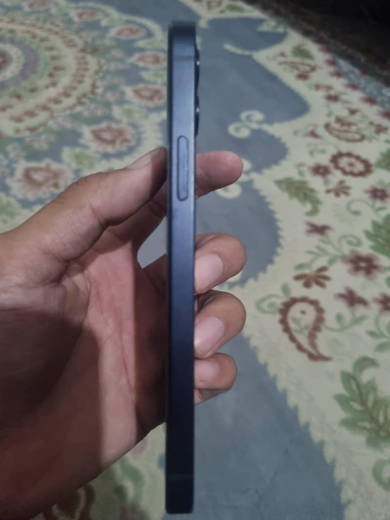 Apple iPhone 12 2