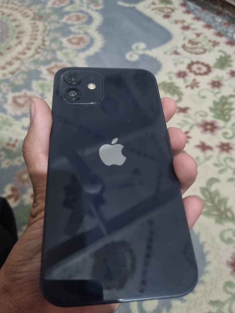 Apple iPhone 12 4