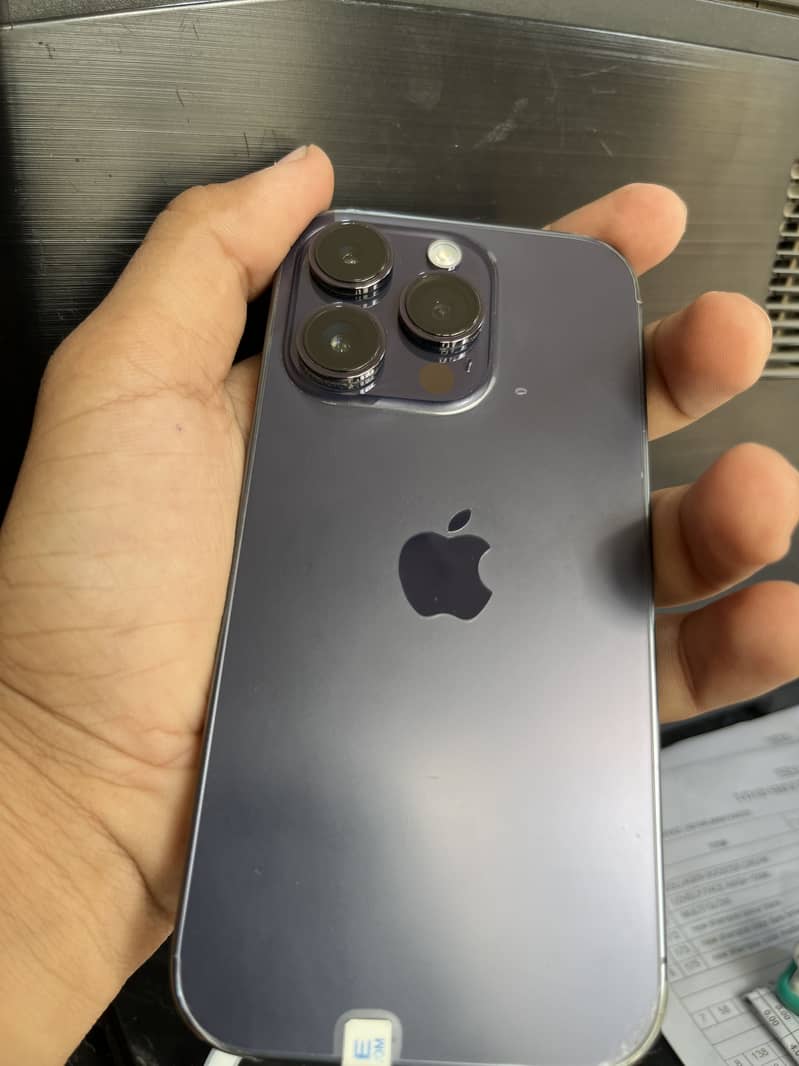 Apple iPhone 14 Pro 1