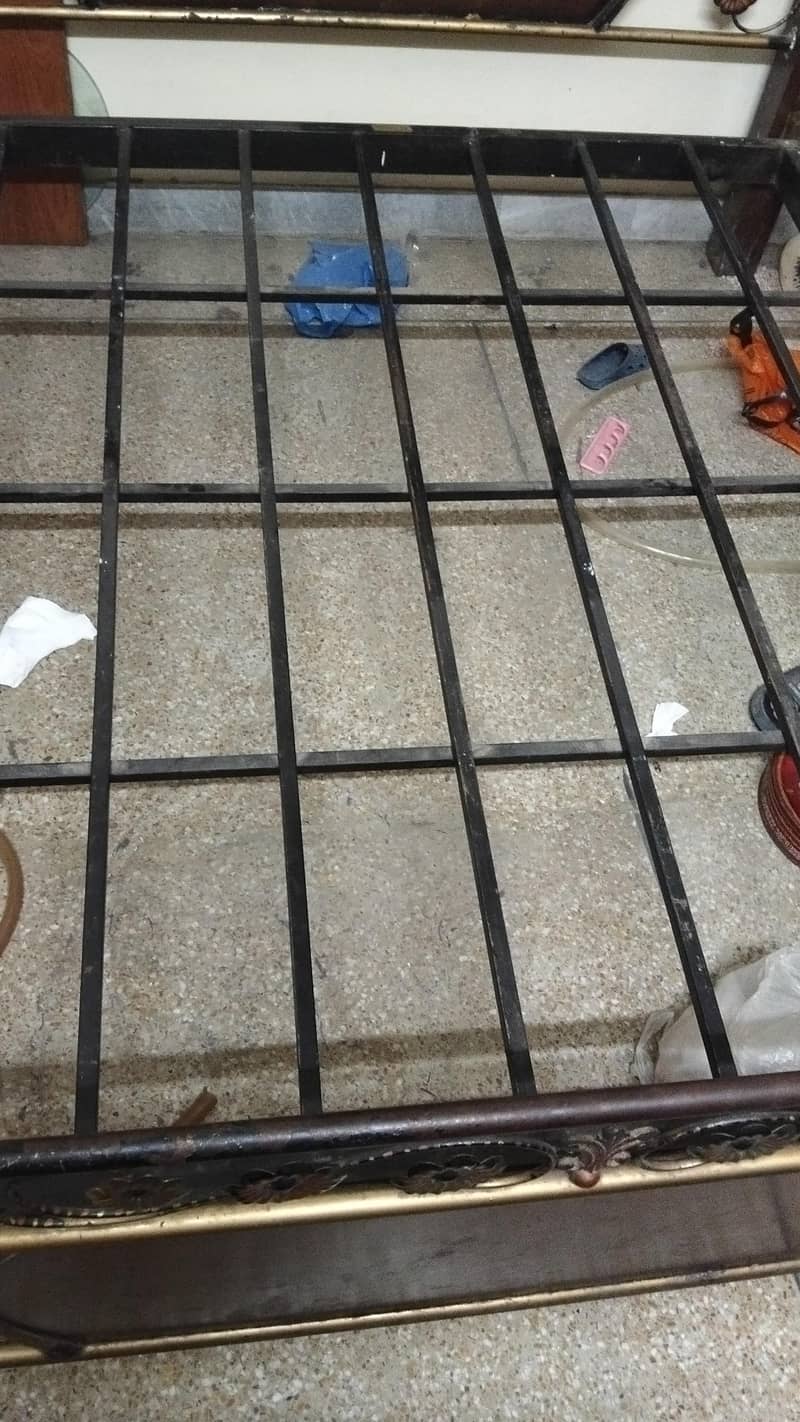 Iron Bed 4