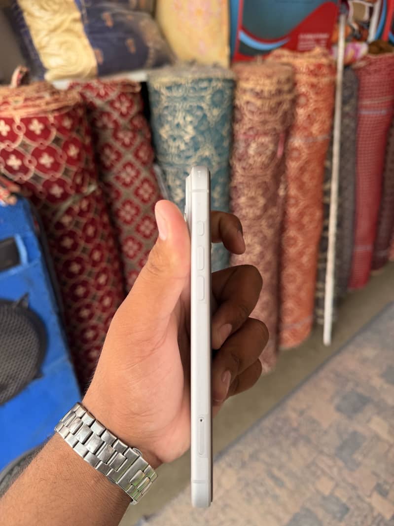 Apple iPhone 17 Pro Max 3