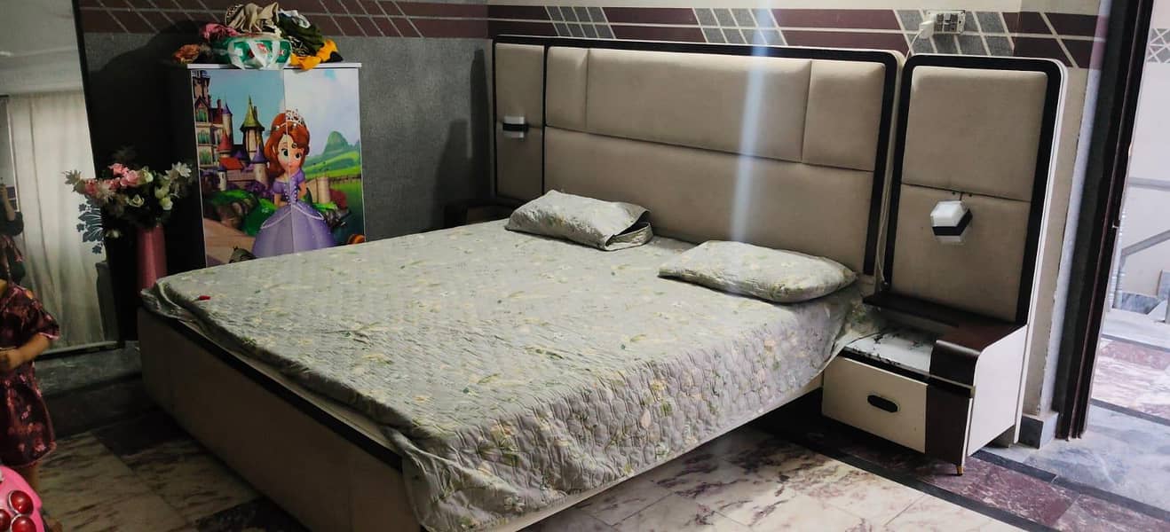 Modern Poshish Double bed for sale with 2 Side tables + Dressing Table 0
