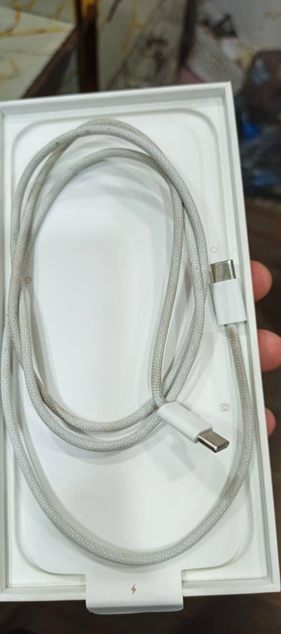 Apple iPhone 16 Pro Max 8