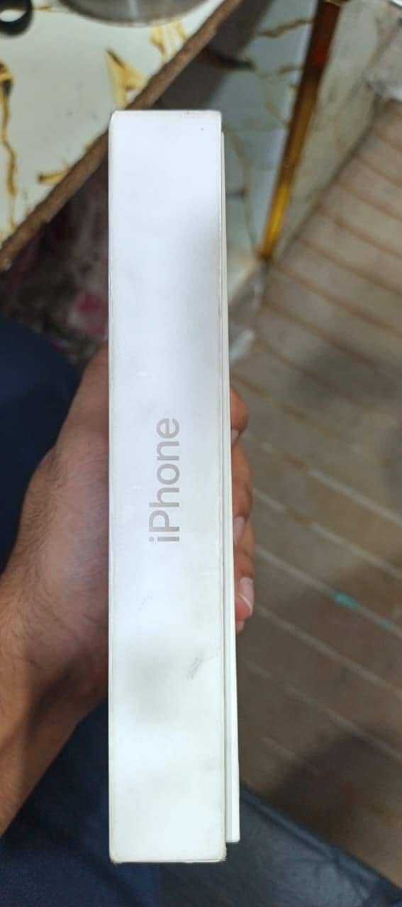 Apple iPhone 16 Pro Max 9
