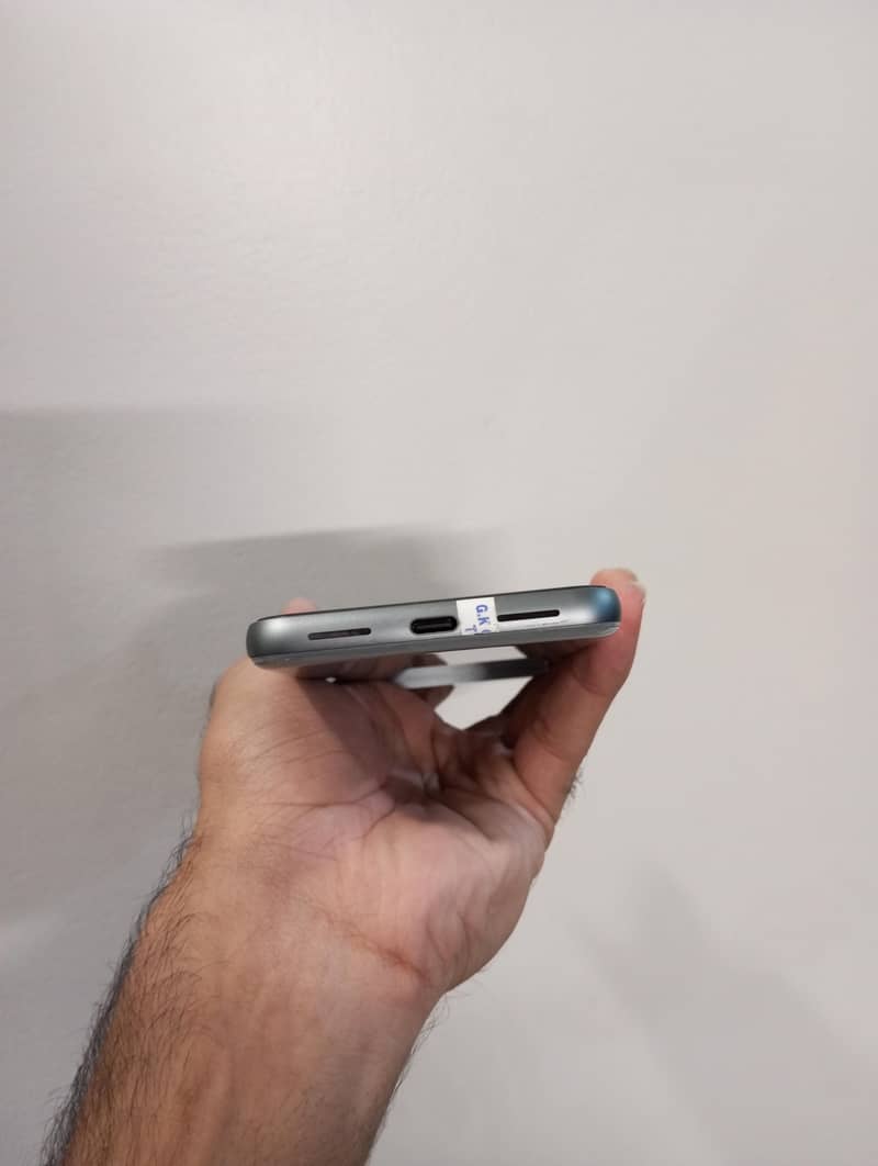 Google Pixel 8 2