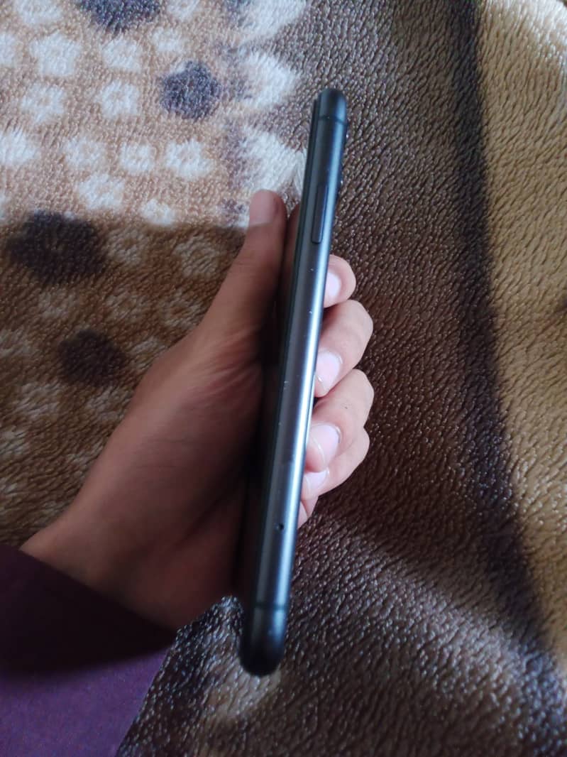 Apple iPhone 11 5