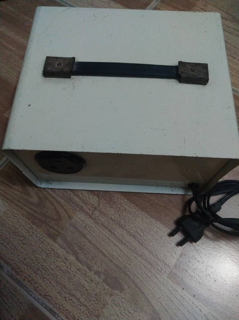 universal stabilizer 1000waat 2