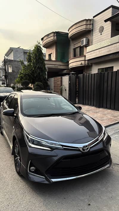 TOYOTA COROLLA ALTIS GRANDE 1.8 TOTAL GENUINE BLACK INTERIOR