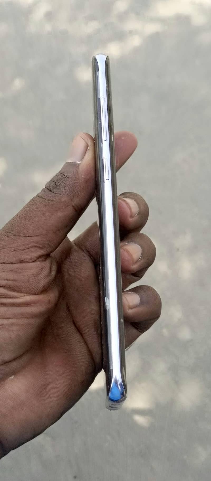 Samsung Mobile S8 Plus 4