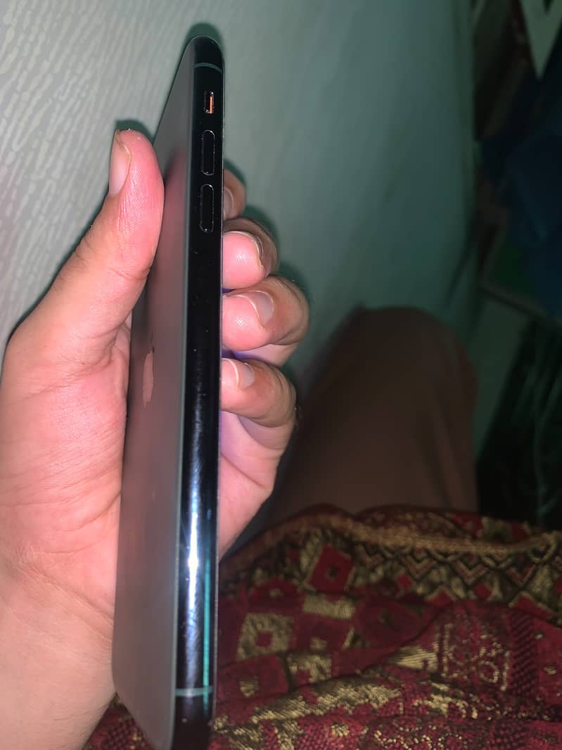 Apple iPhone 11 Pro Max 1
