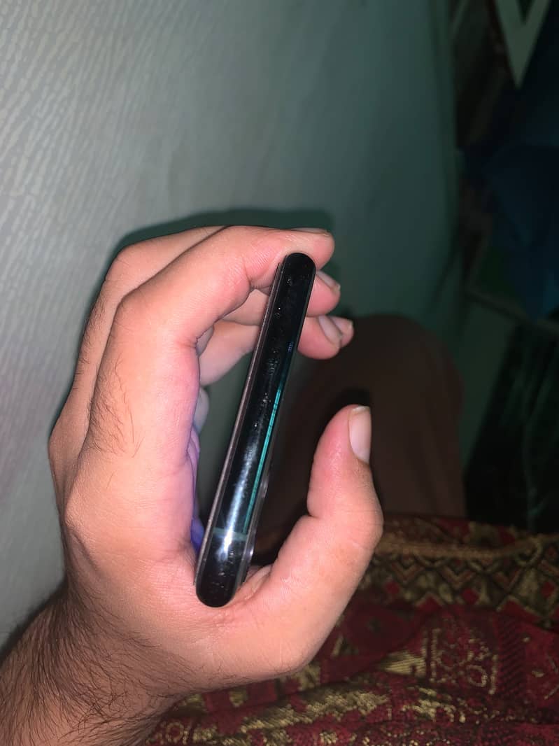 Apple iPhone 11 Pro Max 2