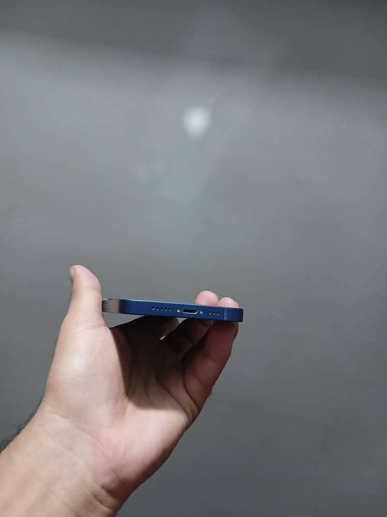 Apple iPhone 13 4