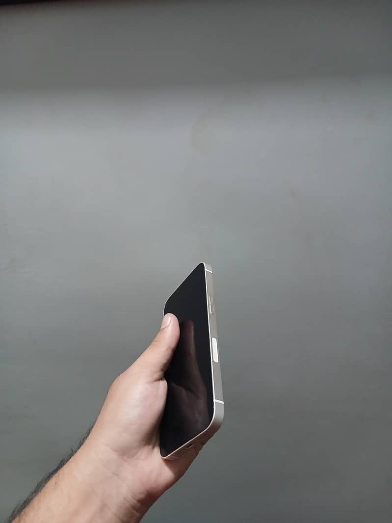 Apple iPhone 13 6