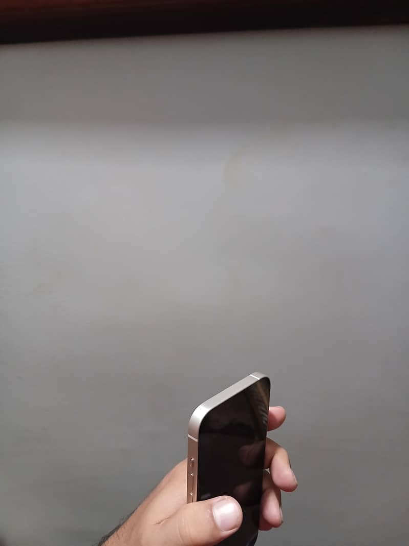 Apple iPhone 13 7