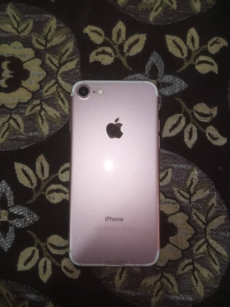Apple iPhone 7 0