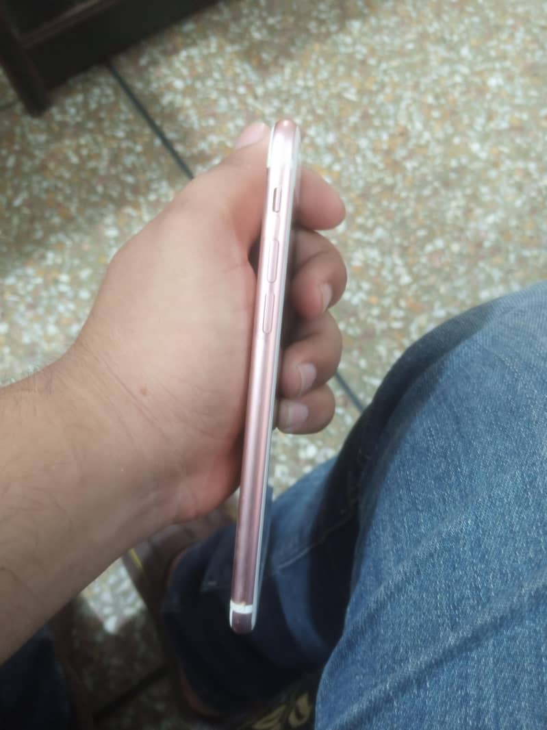Apple iPhone 7 4