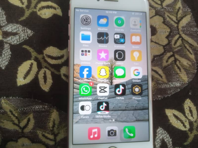 Apple iPhone 7 12