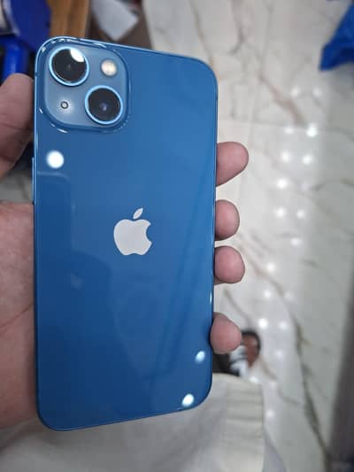 Apple iPhone 13