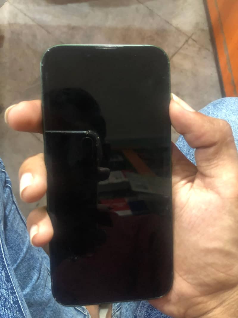 Apple iPhone 13 2
