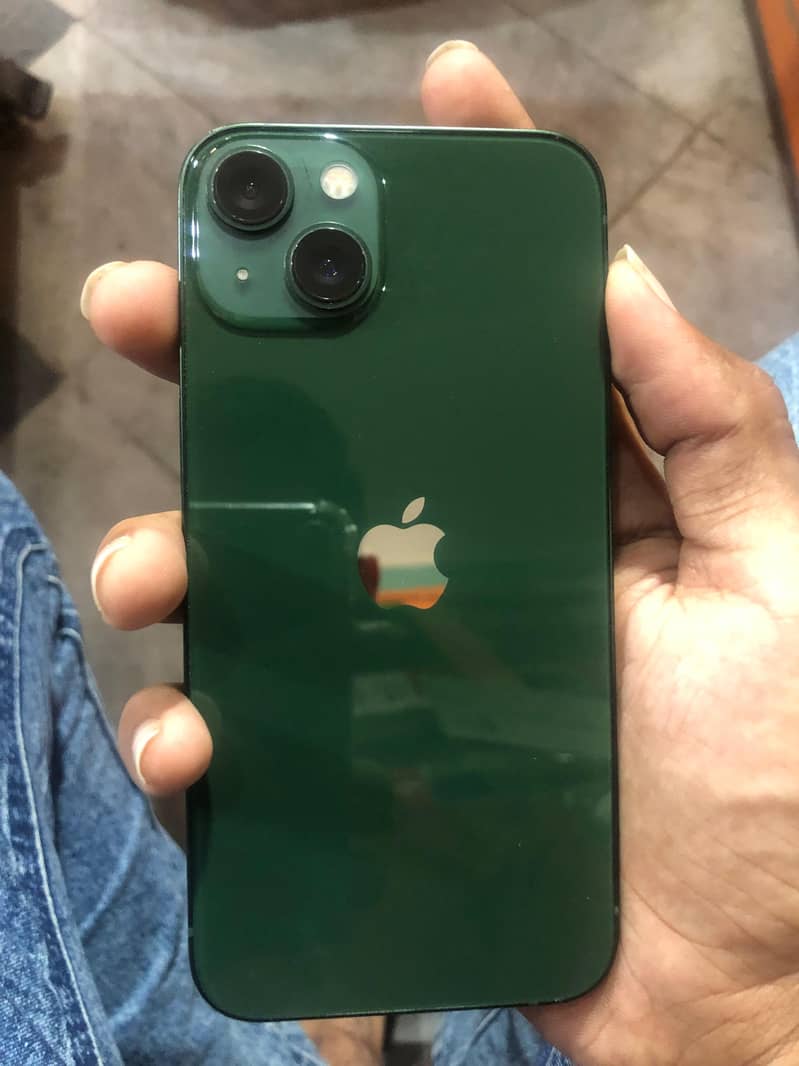 Apple iPhone 13 8