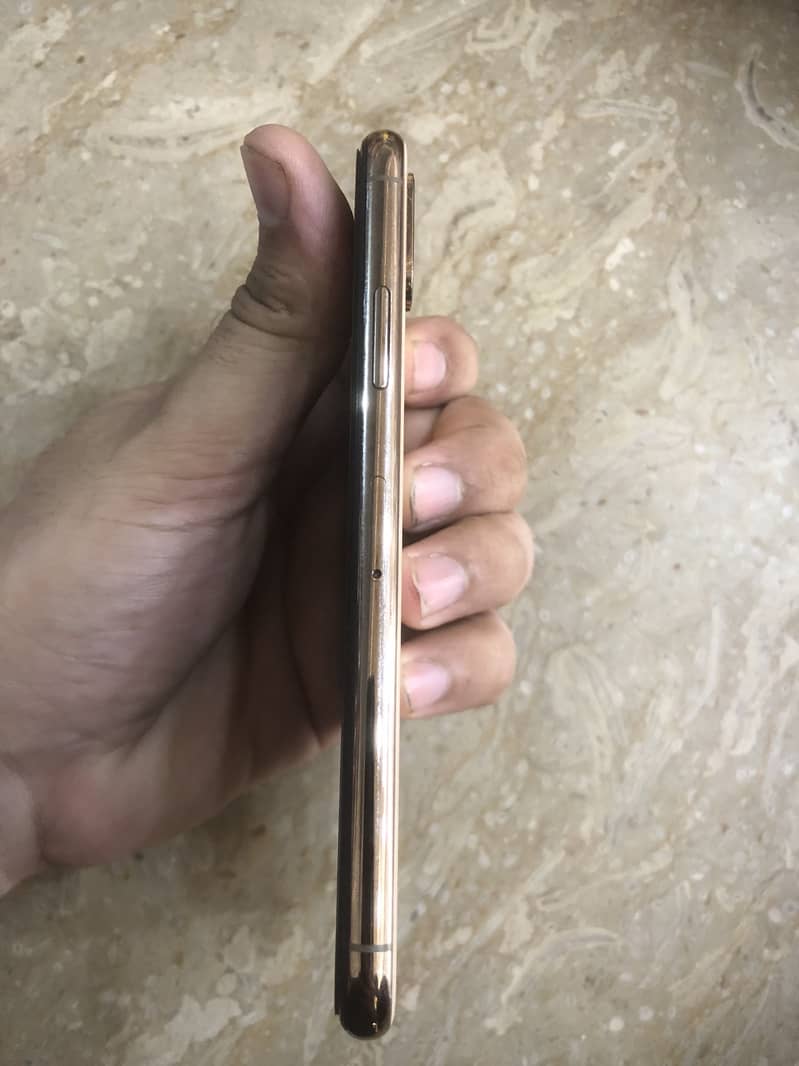 Apple iPhone XS 0