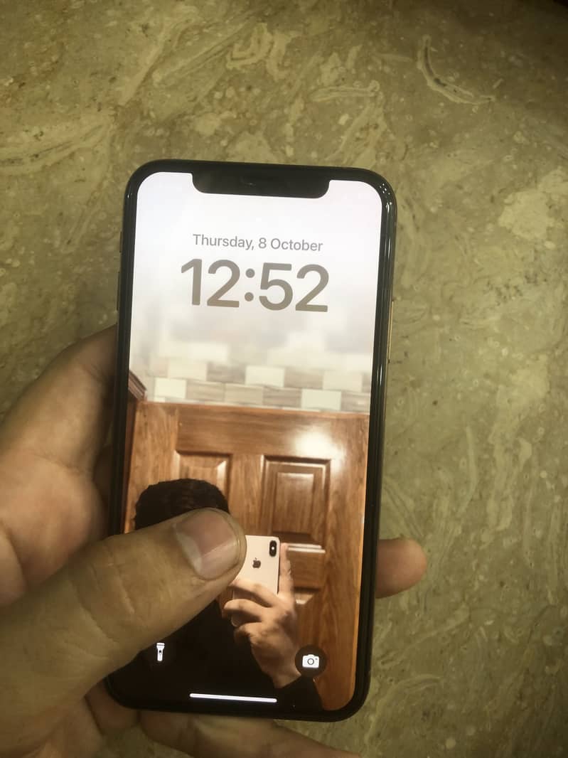 Apple iPhone XS 3