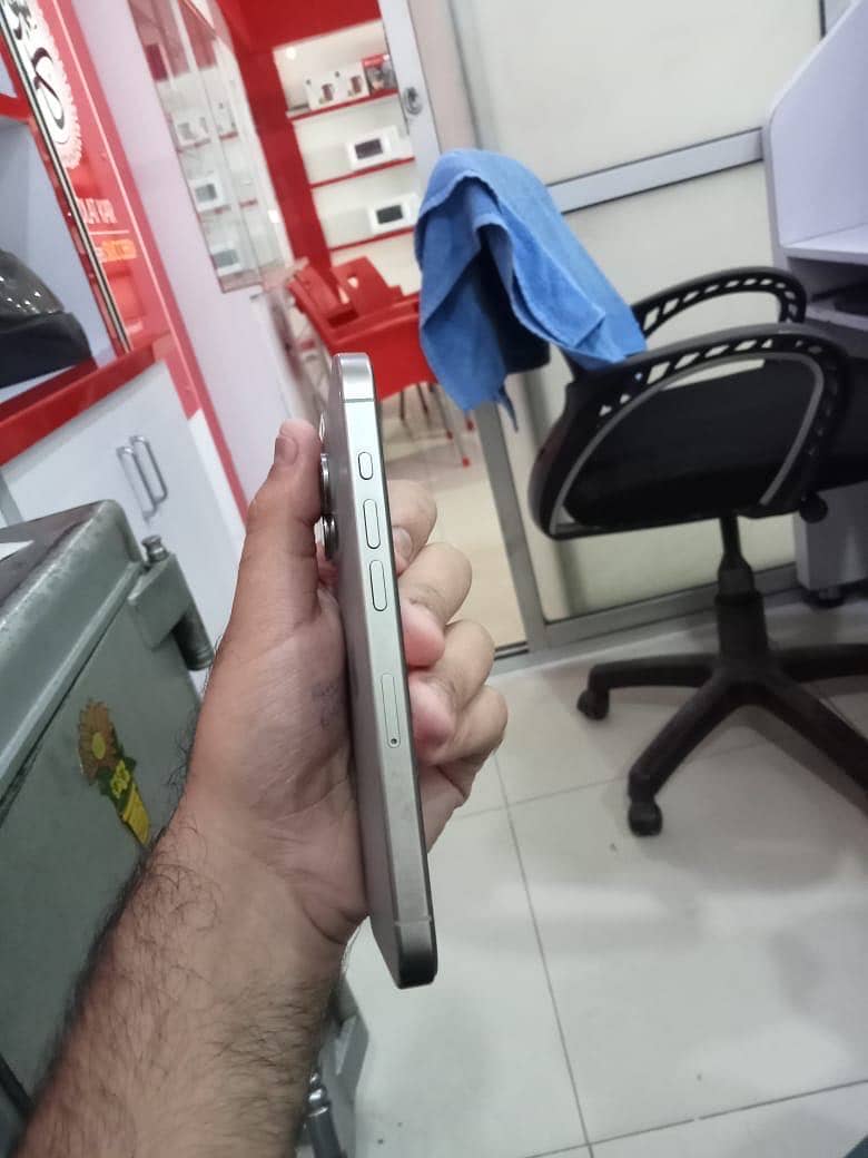 Apple iPhone 15 Pro 1